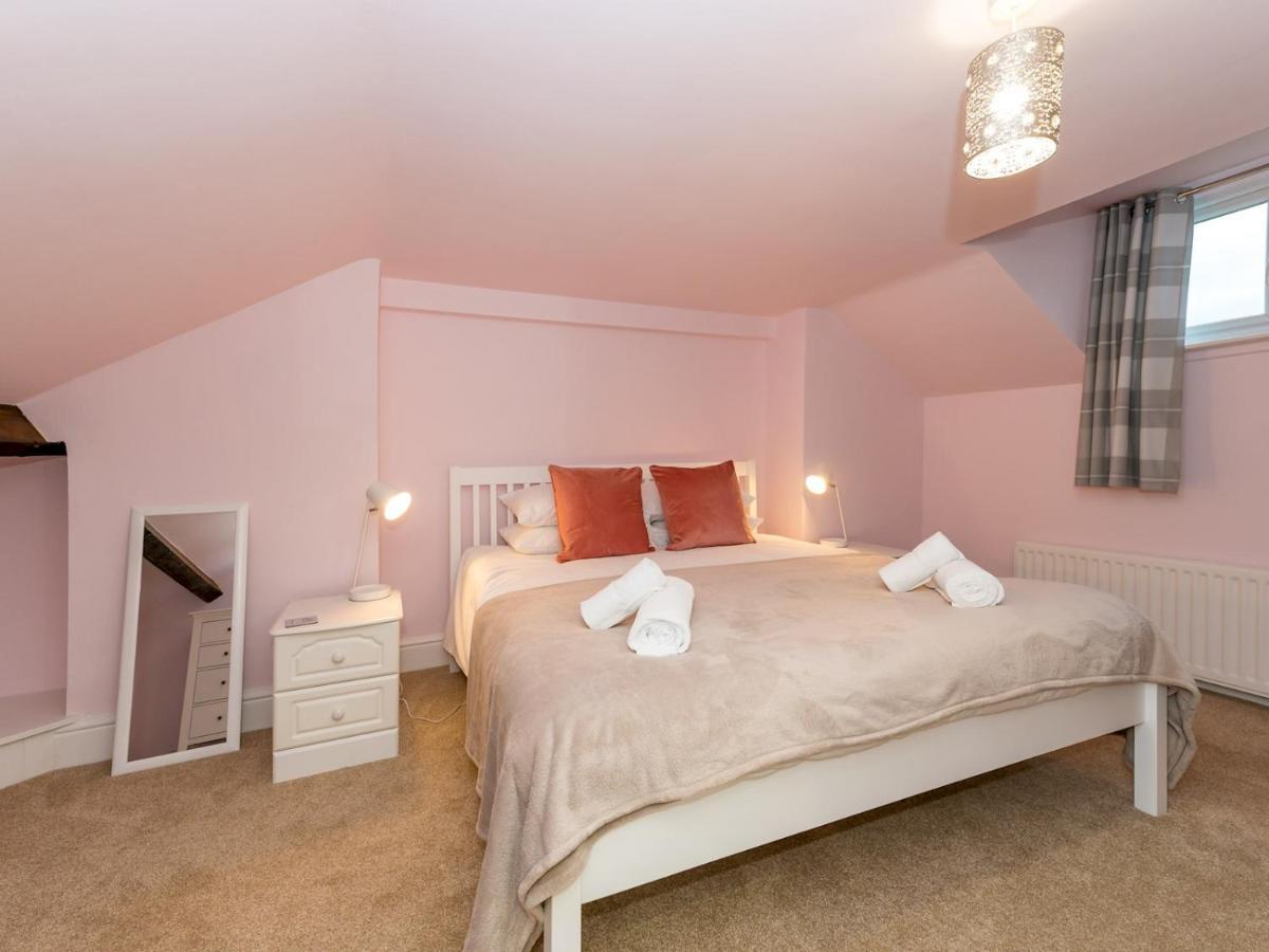 Pass The Keys 3 Storey Townhouse Shrewsbury Luaran gambar
