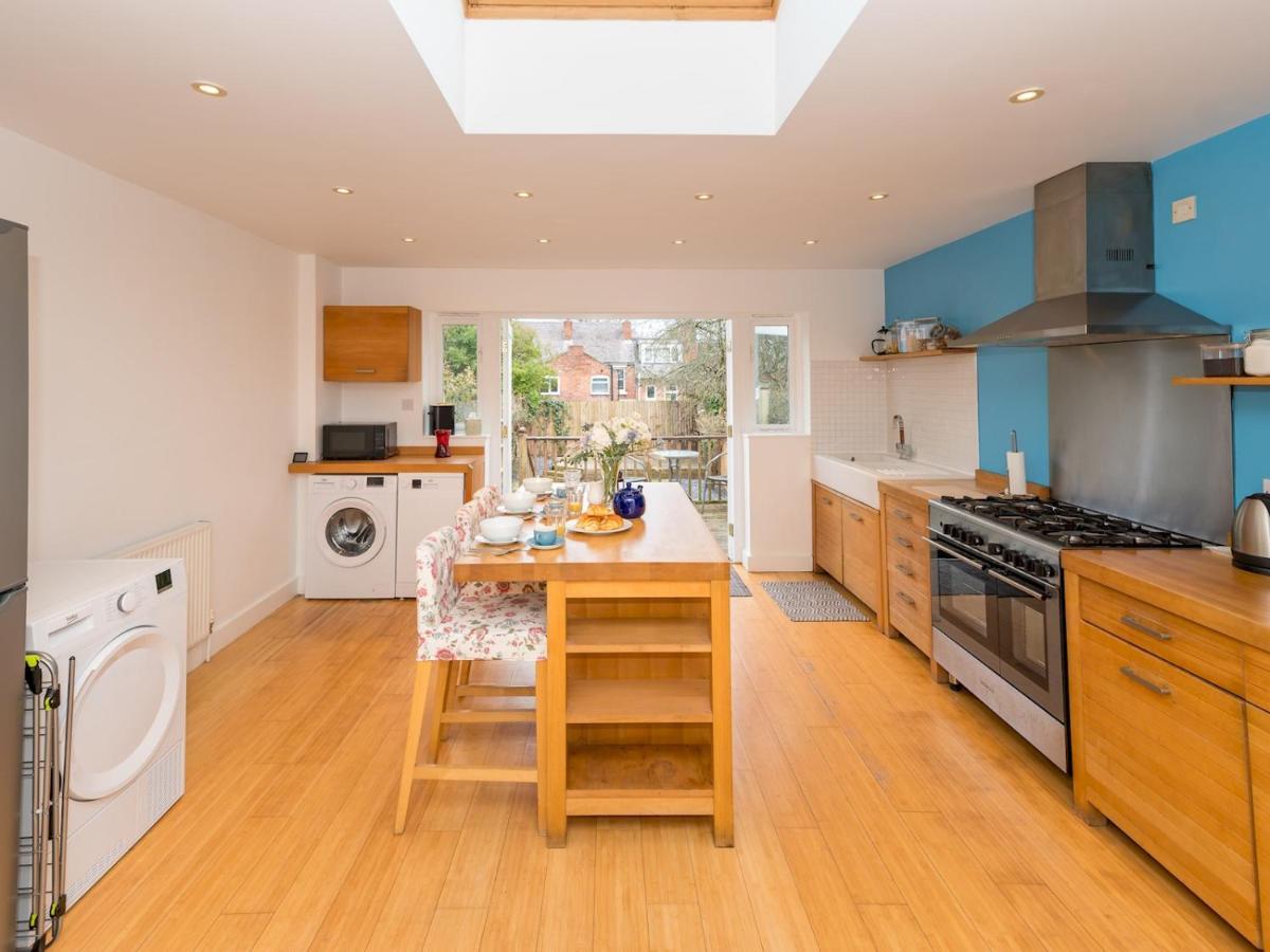 Pass The Keys 3 Storey Townhouse Shrewsbury Luaran gambar